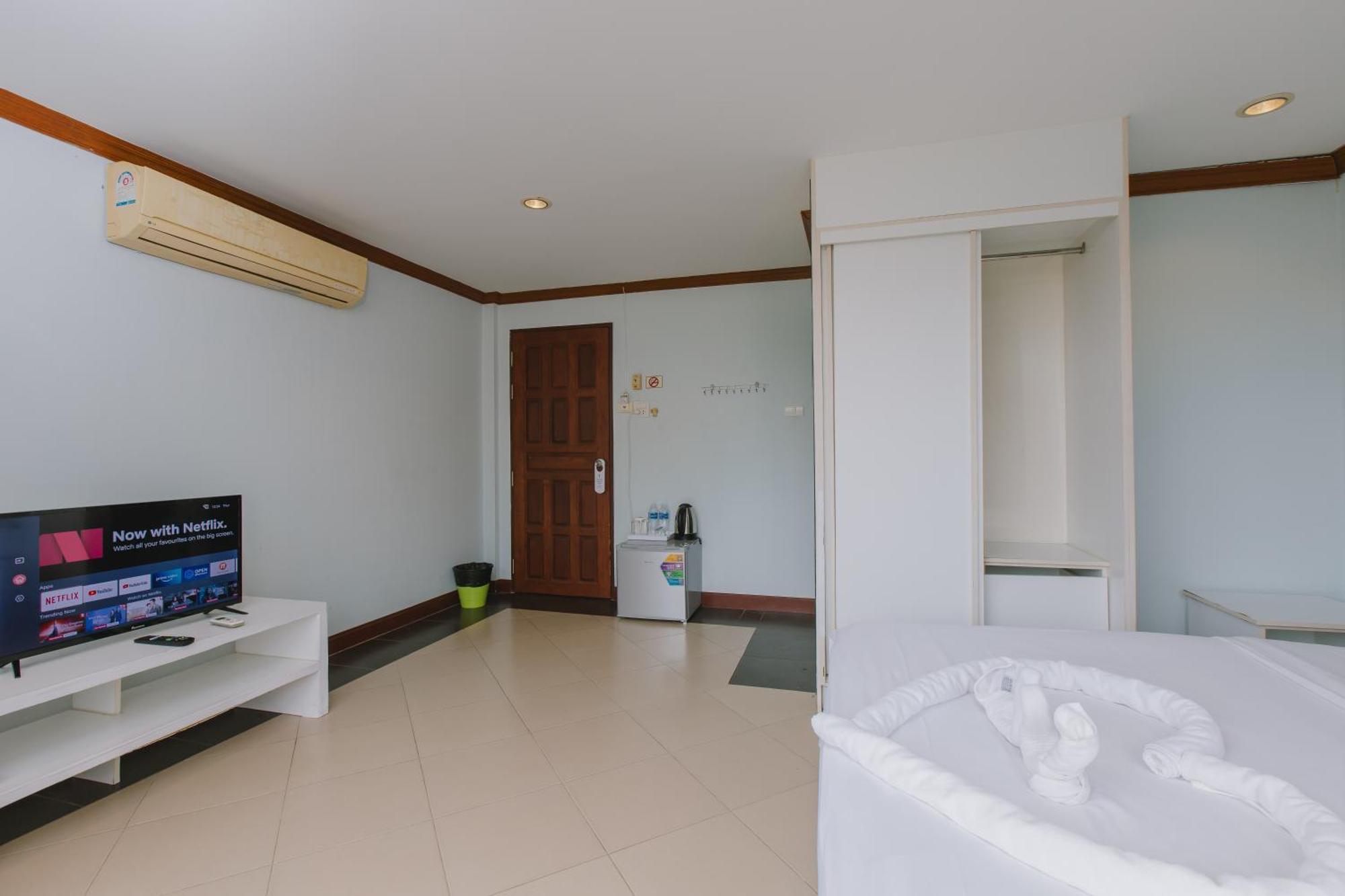 Sunstar Palace Patong Exterior photo